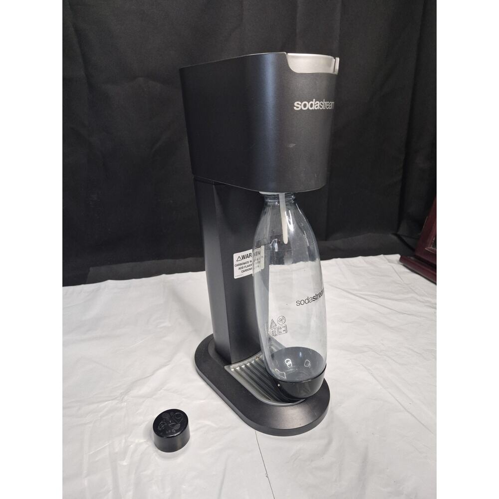 SodaStream G100 Genesis Carbonated SodaMaker Machine BLACK, Complete Amd Ready
